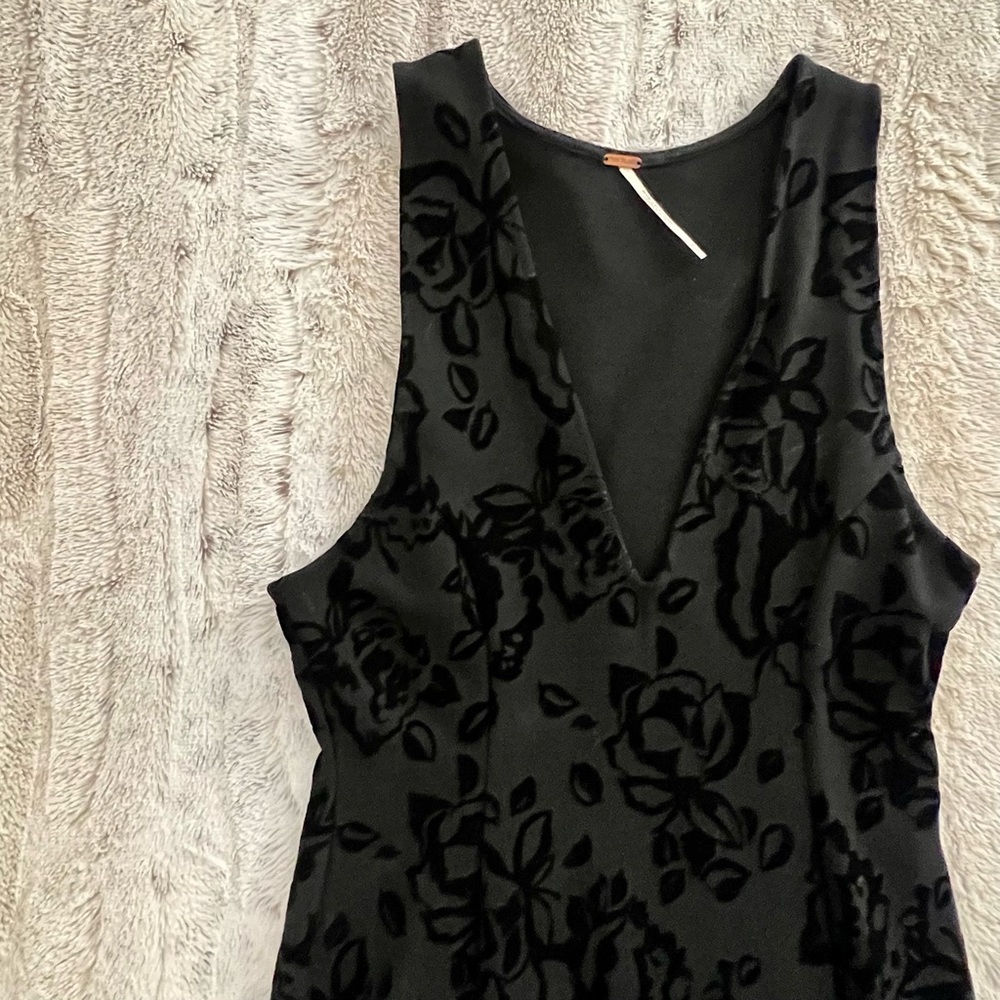 Free People mini LBD with velvet “lace” detail - Picture 2 of 3